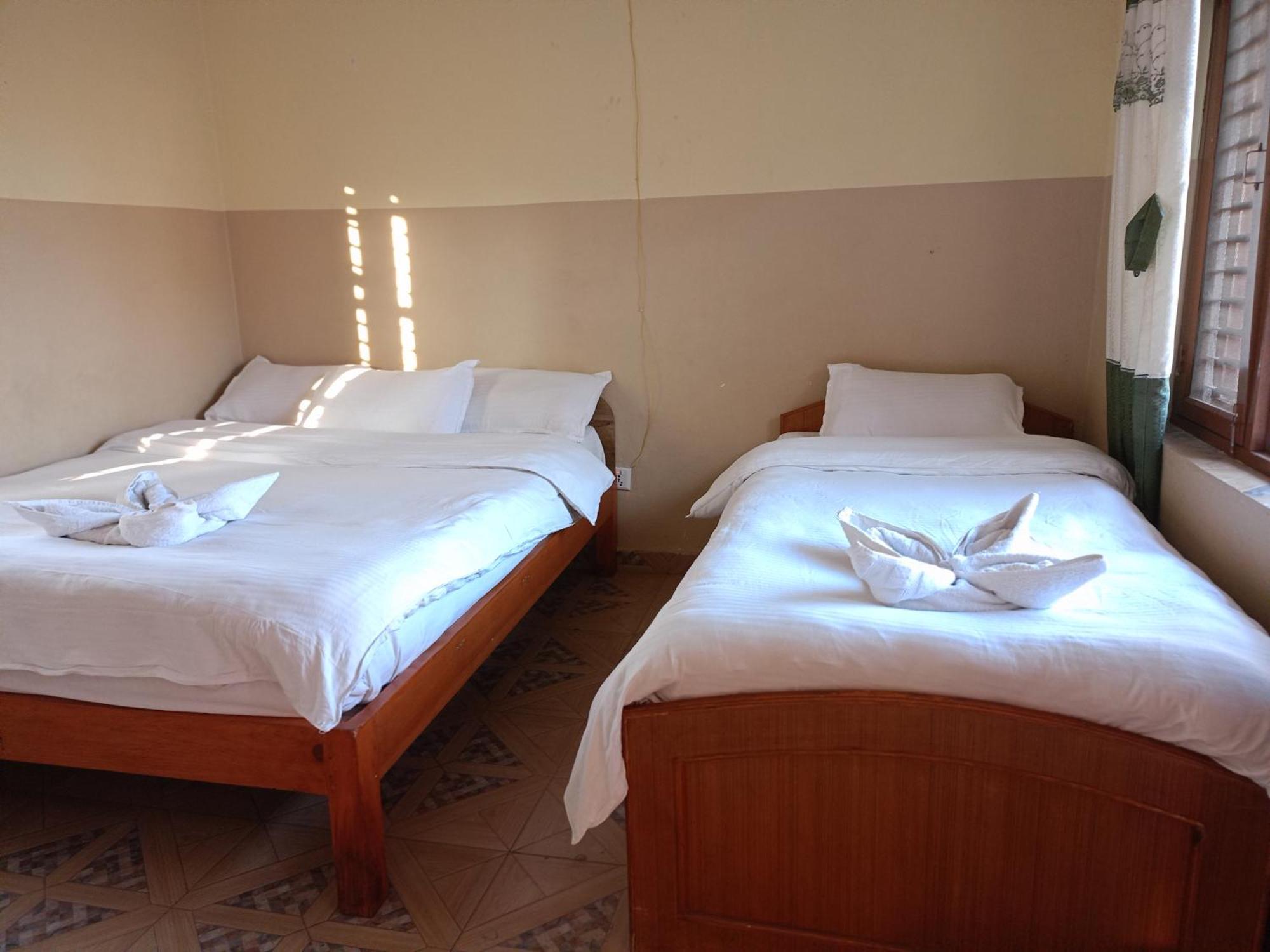 Pokhara Metro Eco Hotel Bagian luar foto