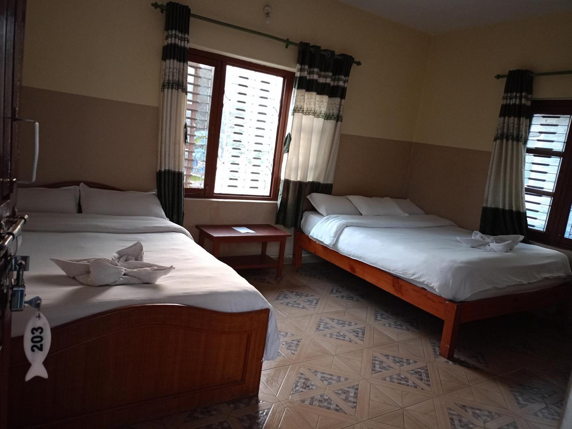 Pokhara Metro Eco Hotel Bagian luar foto