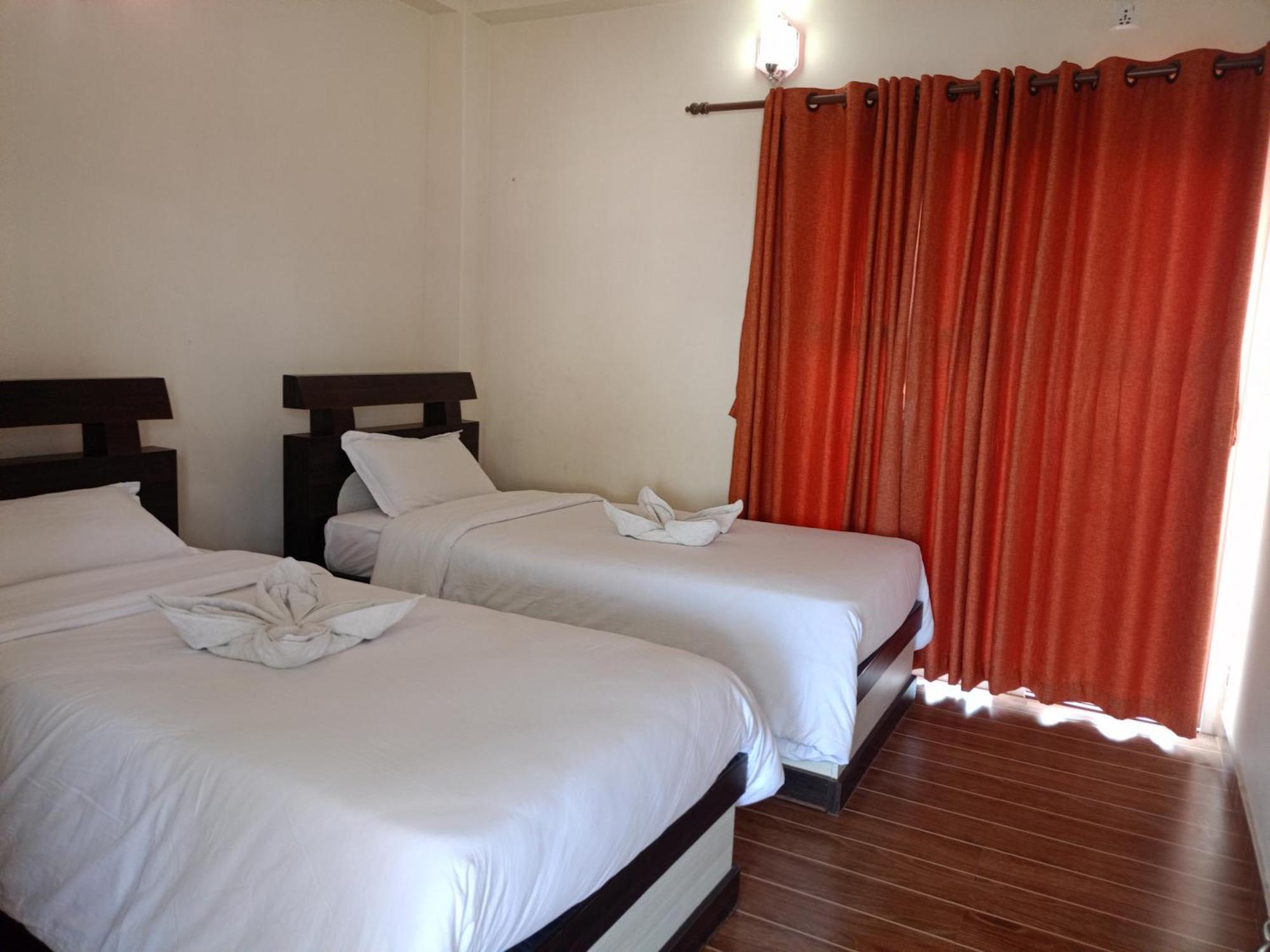 Pokhara Metro Eco Hotel Bagian luar foto