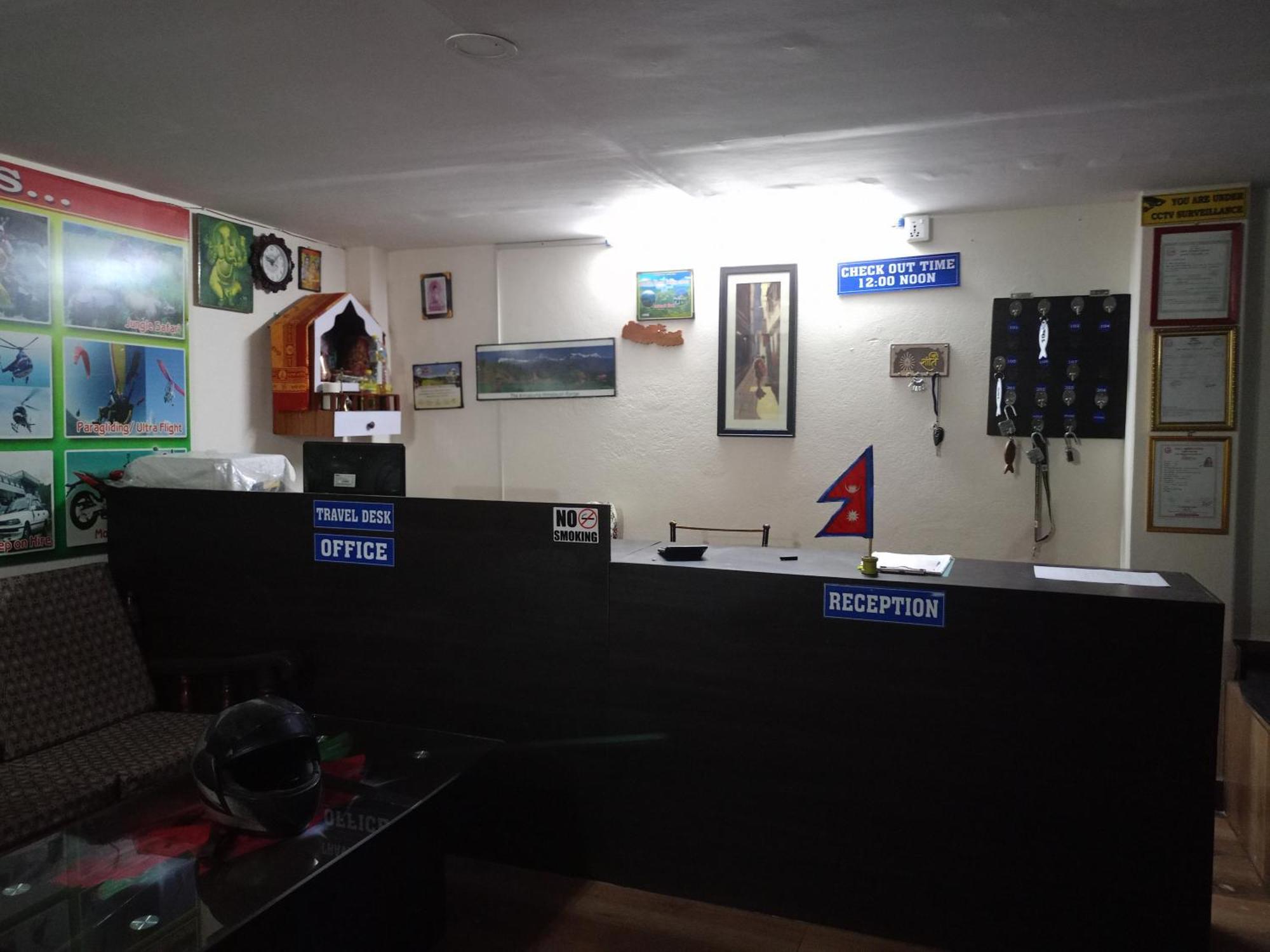 Pokhara Metro Eco Hotel Bagian luar foto