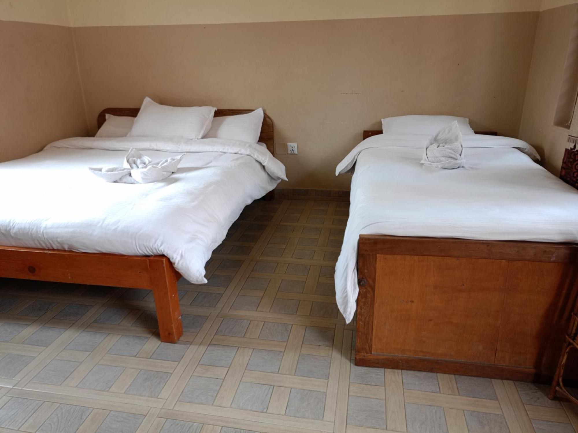 Pokhara Metro Eco Hotel Bagian luar foto