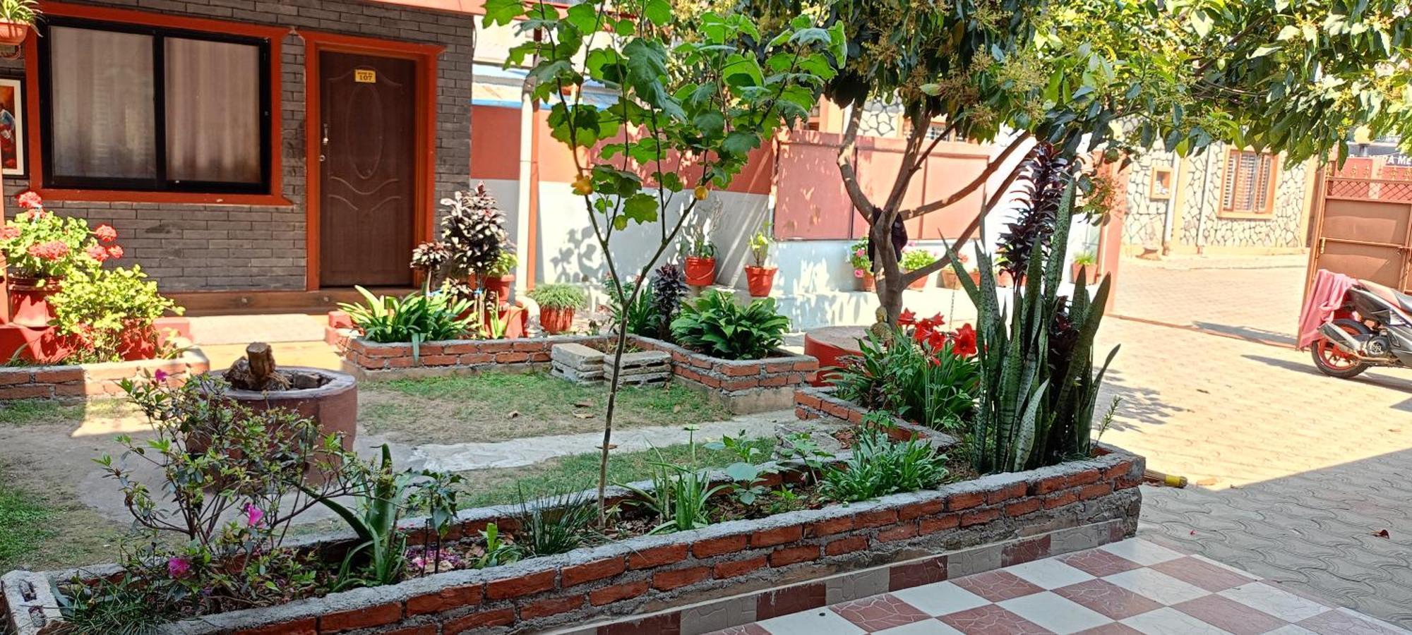 Pokhara Metro Eco Hotel Bagian luar foto