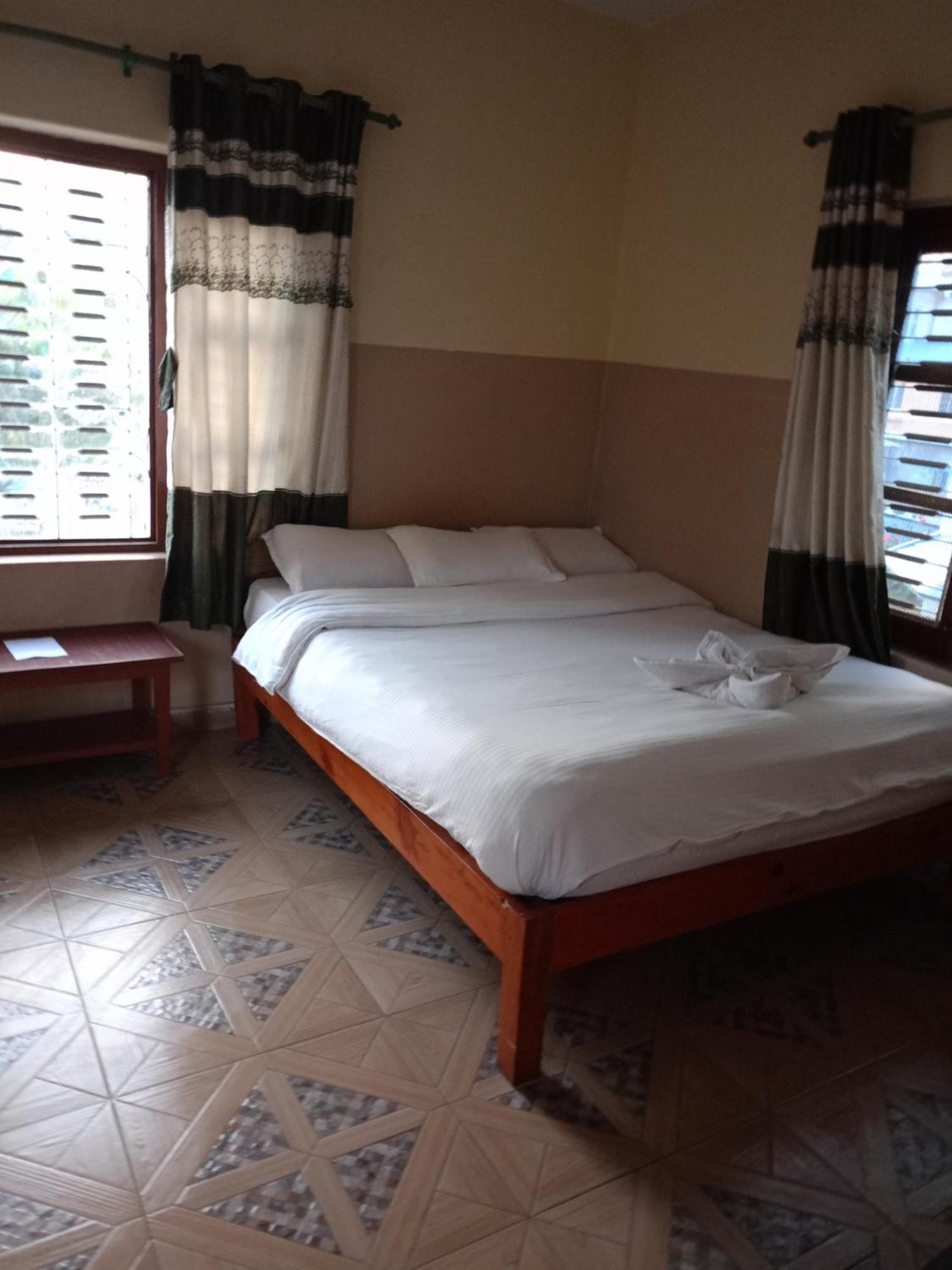 Pokhara Metro Eco Hotel Bagian luar foto
