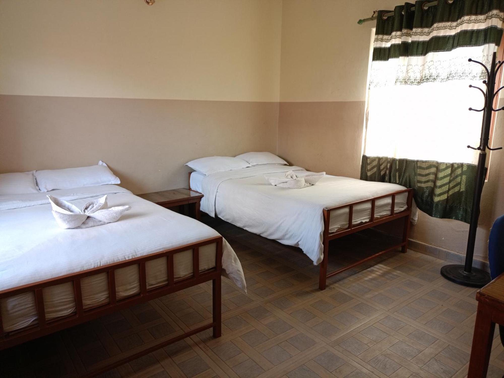 Pokhara Metro Eco Hotel Bagian luar foto